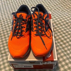 Men’s size 10 x wide new balance sneakers
